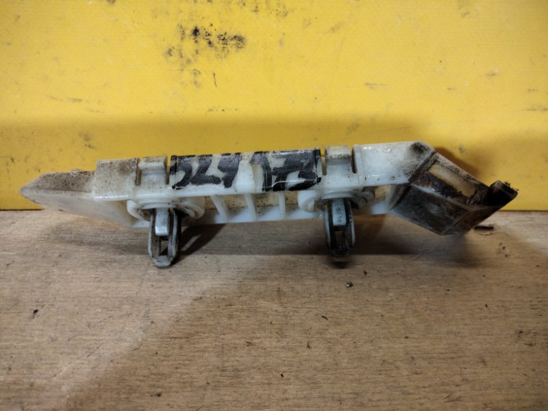 Кронштейн переднего бампера SUZUKI GRAND VITARA 05-15 71731-65J00 Б/У