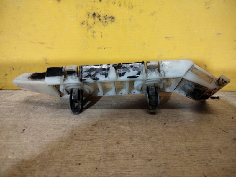 Кронштейн переднего бампера SUZUKI GRAND VITARA 05-15 71731-65J00 Б/У