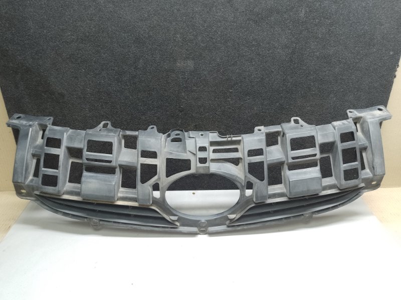 Решетка радиатора TOYOTA PRIUS - 30 09-17 53111-47020 Б/У