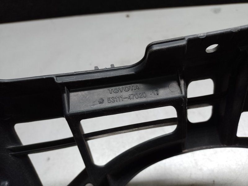 Решетка радиатора TOYOTA PRIUS - 30 09-17