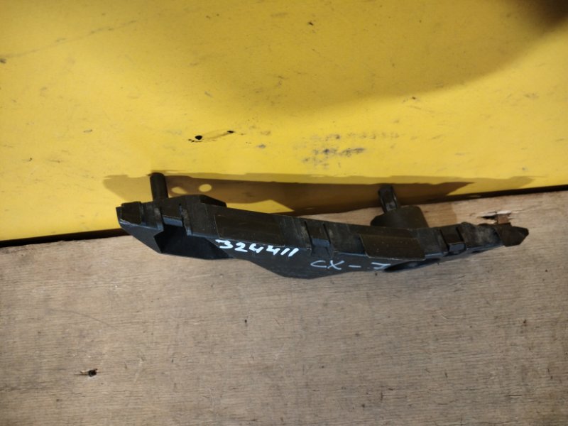 Кронштейн переднего бампера левый CX-7 06-12 Кронштейн переднего бампера левый CX-7 06-12