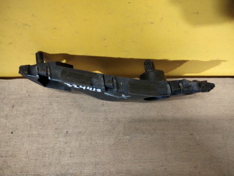 Кронштейн переднего бампера левый CX-7 06-12