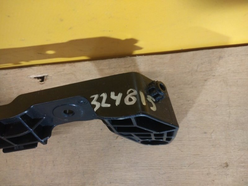 Кронштейн переднего бампера правый NX 14-21