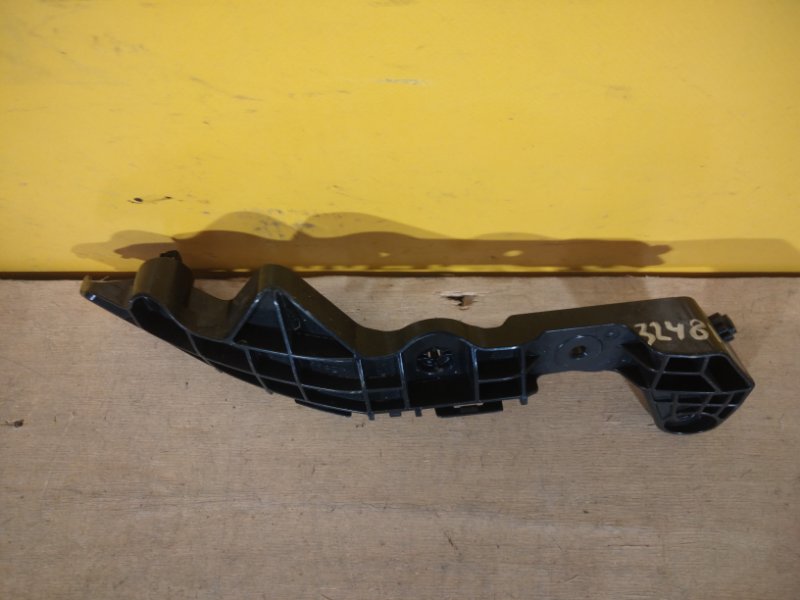 Кронштейн переднего бампера правый LEXUS NX 14-21