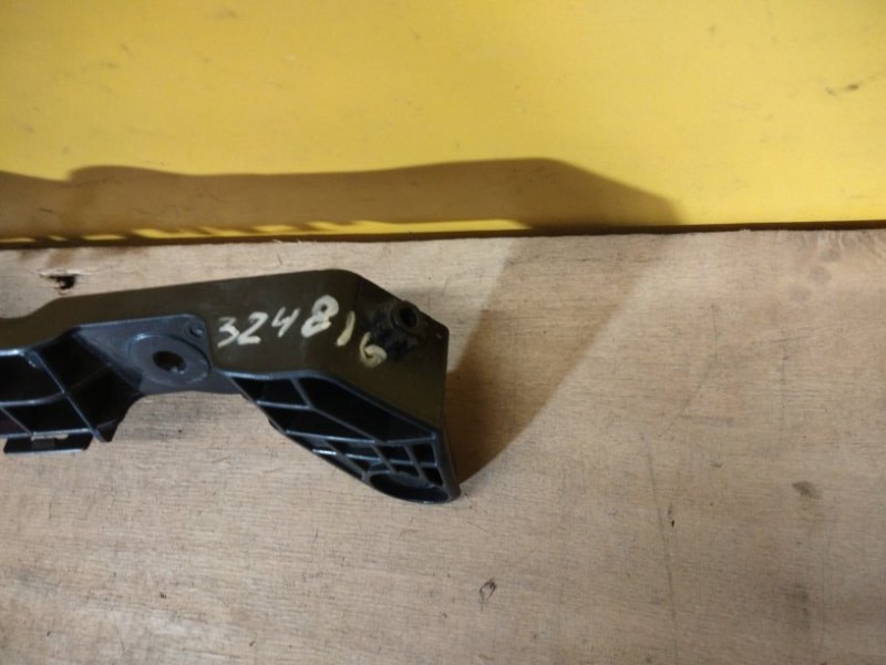 Кронштейн переднего бампера правый NX 14-21