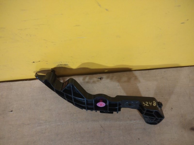 Кронштейн переднего бампера правый LEXUS NX 14-21