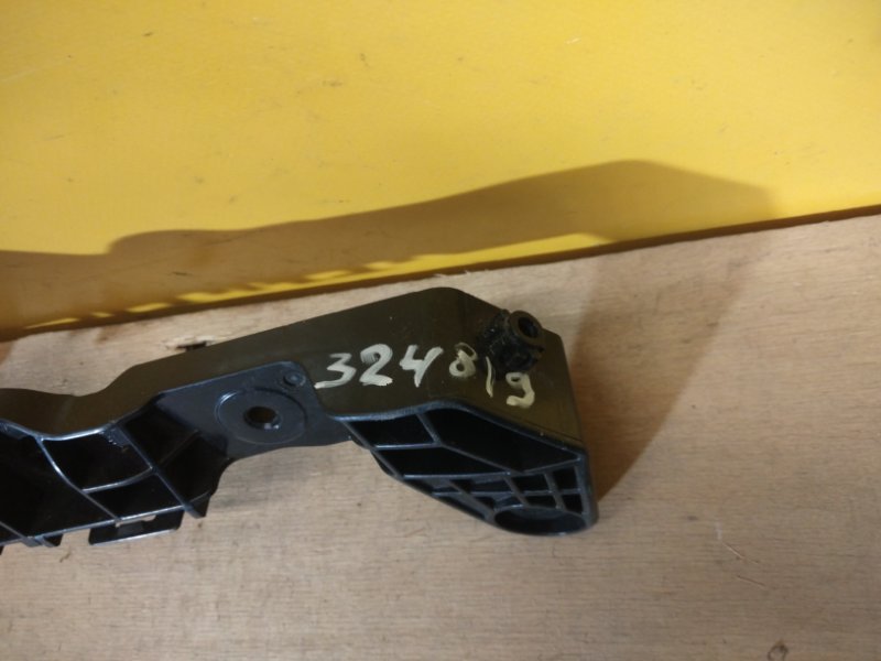 Кронштейн переднего бампера правый NX 14-21