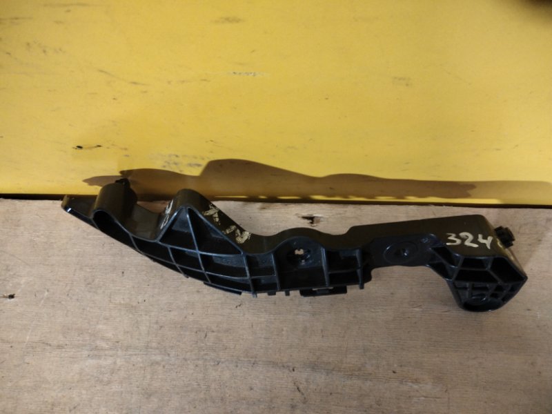 Кронштейн переднего бампера правый LEXUS NX 14-21