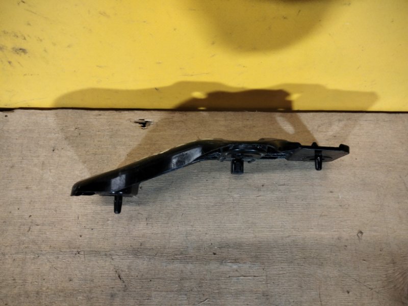 Кронштейн переднего бампера левый CX-5 (KF) 16-21