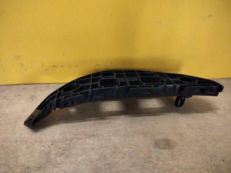 Кронштейн переднего бампера правый RX350/450 09-15