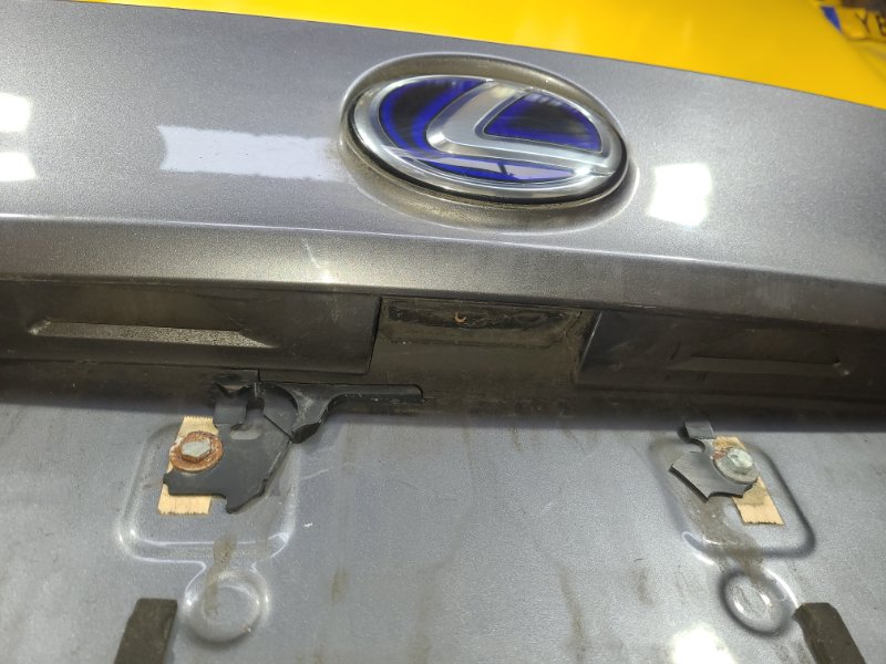 Крышка багажника CT200 17-