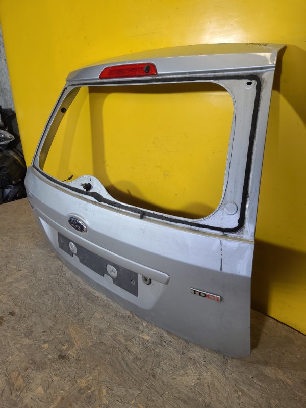 Крышка багажника FORD FIESTA 02-08