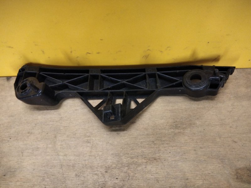 Кронштейн переднего бампера правый 3 BL 09-13