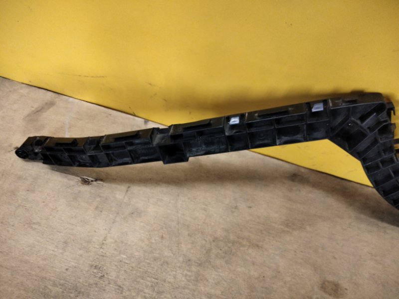 Кронштейн заднего бампера левый CRV (RM) 11-18 Кронштейн заднего бампера левый CRV (RM) 11-18