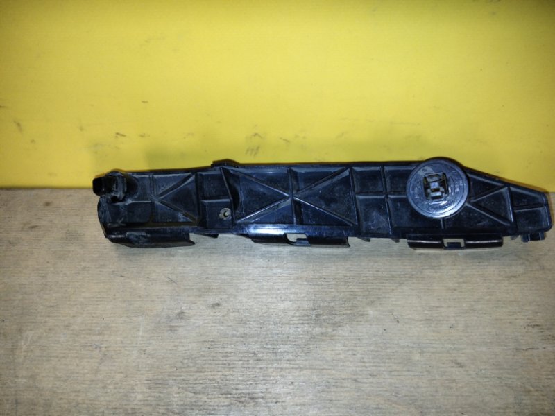 Кронштейн переднего бампера левый IS250/350 05-13