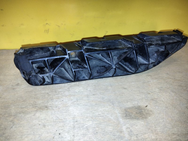 Кронштейн переднего бампера левый IS250/350 05-13