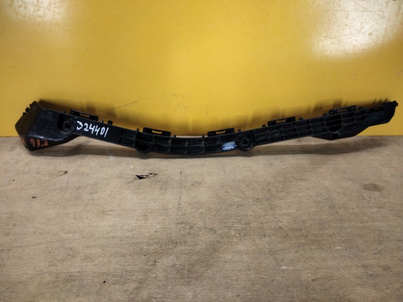 Запчасть кронштейн заднего бампера правый TOYOTA COROLLA E16 13- 5257502120 Б/У Кронштейн заднего бампера правый TOYOTA COROLLA E16 13- 5257502120 Б/У