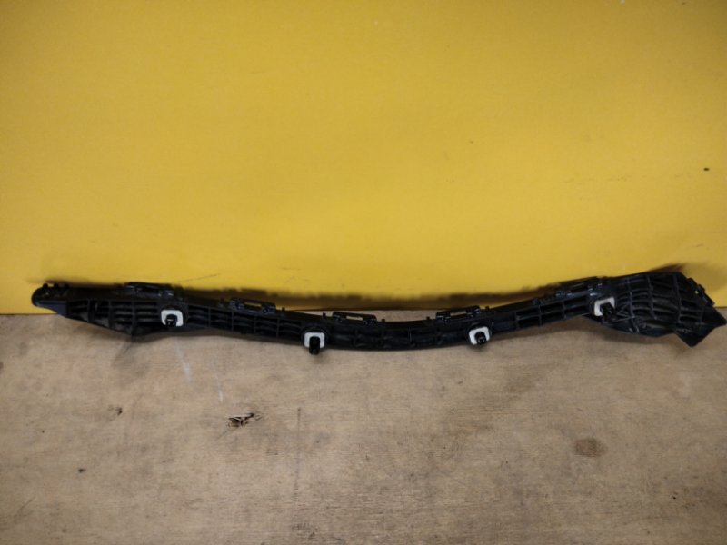 Кронштейн заднего бампера правый COROLLA E16 13- Кронштейн заднего бампера правый COROLLA E16 13-