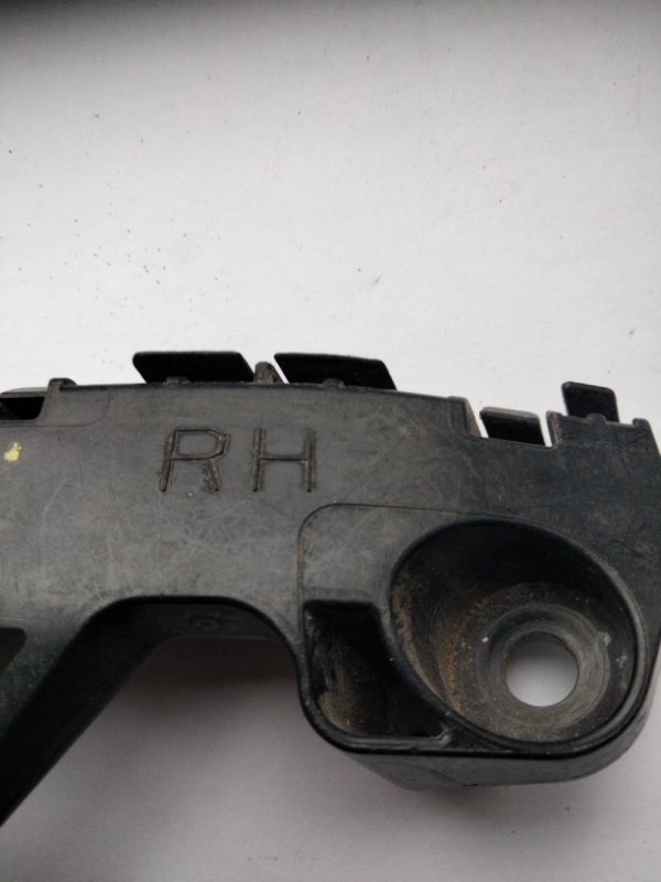 Кронштейн переднего бампера правый 3 BL 09-13