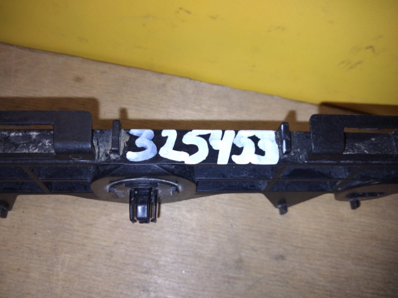 Кронштейн заднего бампера правый GS 12-