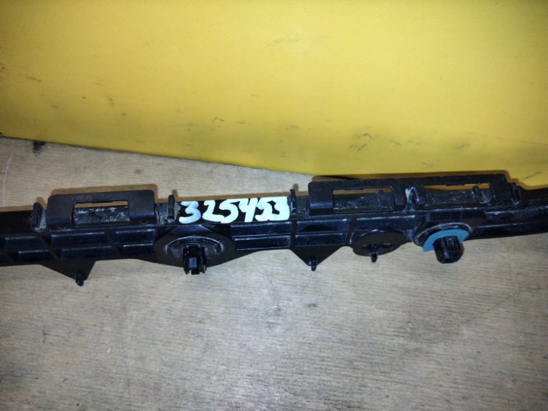 Кронштейн заднего бампера правый GS 12-