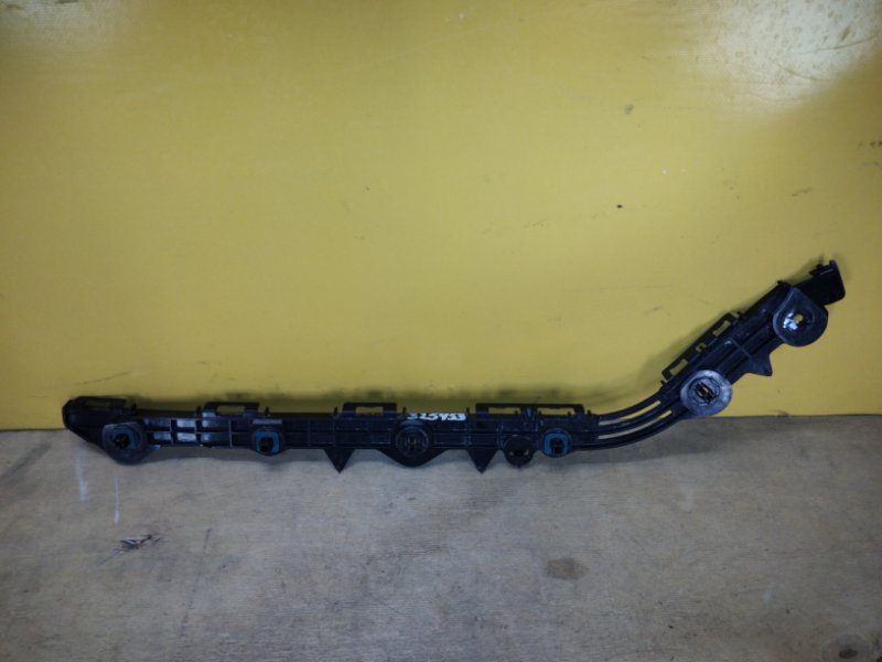 Кронштейн заднего бампера правый GS 12-