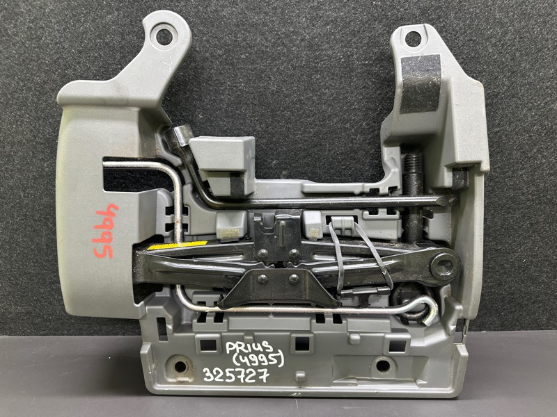 Набор инструментов TOYOTA PRIUS - 30 09-17 2013 1.8 2ZRFXE 09111-30190 Б/У