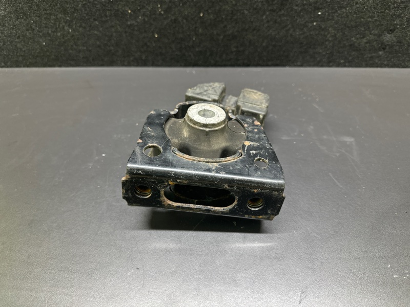 Подушка двигателя передняя TOYOTA PRIUS - 30 09-17 1.8 2ZRFXE Подушка двигателя передняя TOYOTA PRIUS - 30 09-17 1.8 2ZRFXE