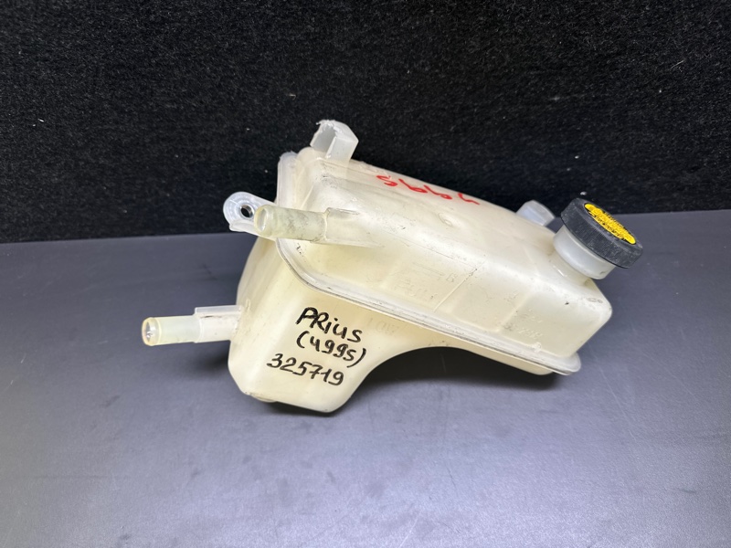 Бачок расширительный PRIUS - 30 09-17 2013 1.8 2ZRFXE Бачок расширительный PRIUS - 30 09-17 2013 1.8 2ZRFXE
