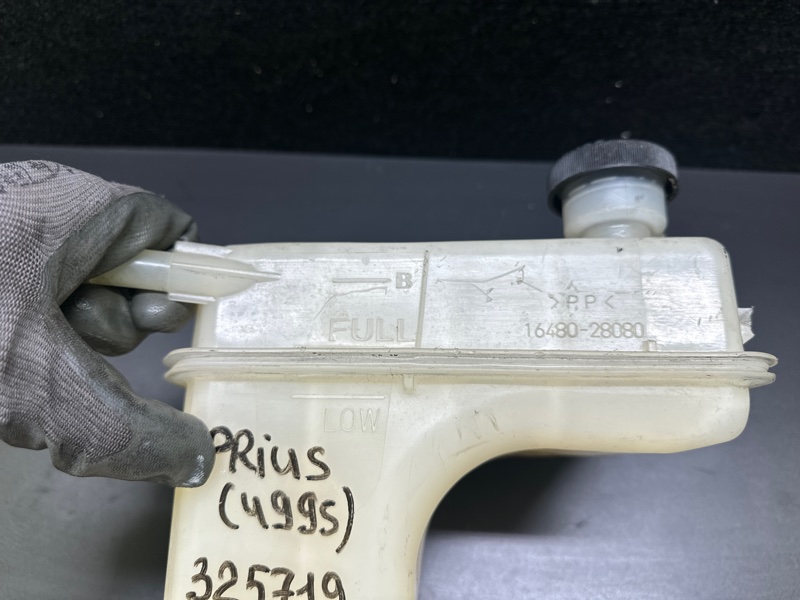 Бачок расширительный PRIUS - 30 09-17 2013 1.8 2ZRFXE Бачок расширительный PRIUS - 30 09-17 2013 1.8 2ZRFXE