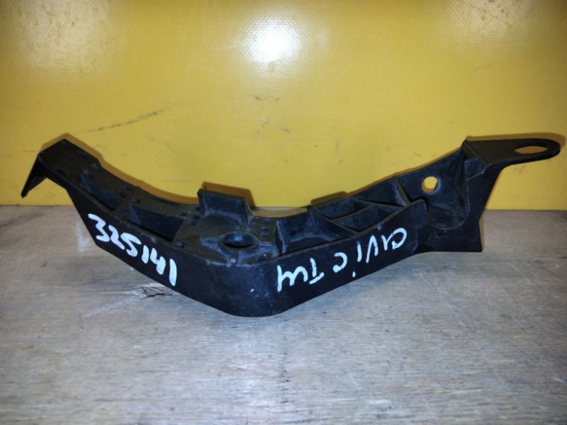 Кронштейн заднего бампера правый ACCORD CU8 / TSX 08-14