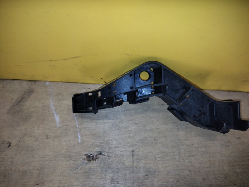 Кронштейн заднего бампера правый ACCORD CU8 / TSX 08-14