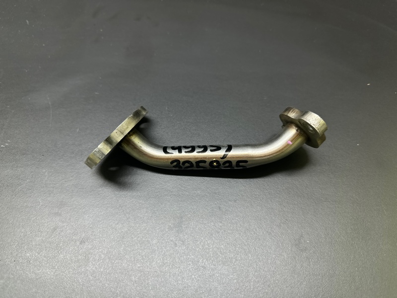 Трубка EGR TOYOTA PRIUS - 30 09-17 2013 1.8 2ZRFXE 25610-37011 Б/У