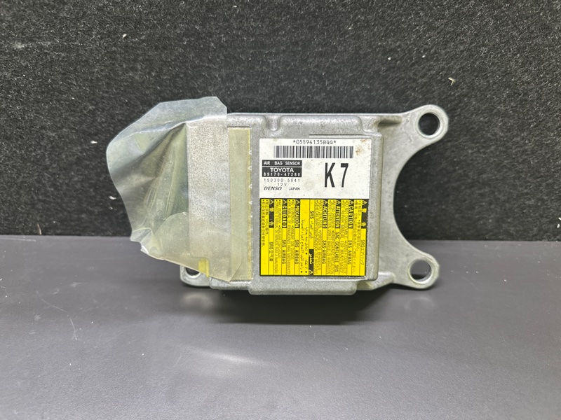 Блок управления AIRBAG TOYOTA PRIUS - 30 09-17 2013 1.8 2ZRFXE 89170-47280 Б/У