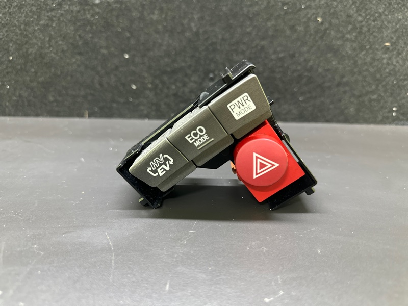 Кнопка аварийной сигнализации PRIUS - 30 09-17 2013 1.8 2ZRFXE