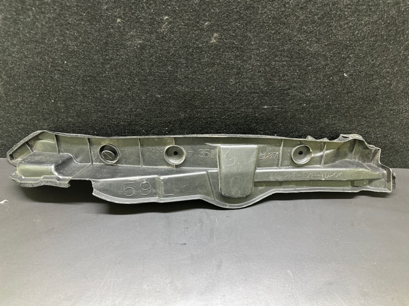 Пыльник крыла передний левый TOYOTA PRIUS - 30 09-17 1.8 2ZRFXE