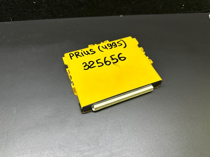 Блок управления центральным замком PRIUS - 30 09-17 2013 1.8 2ZRFXE