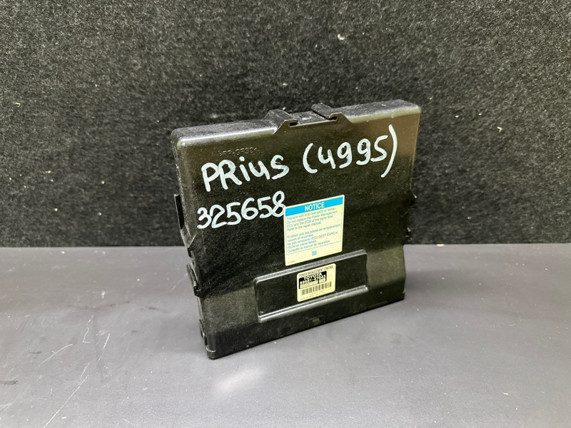 Блок управления бортовой сети TOYOTA PRIUS - 30 09-17 2013 1.8 2ZRFXE 89681-47043 Б/У