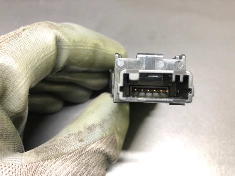 Кнопка стояночного тормоза PRIUS - 30 09-17 2013 1.8 2ZRFXE