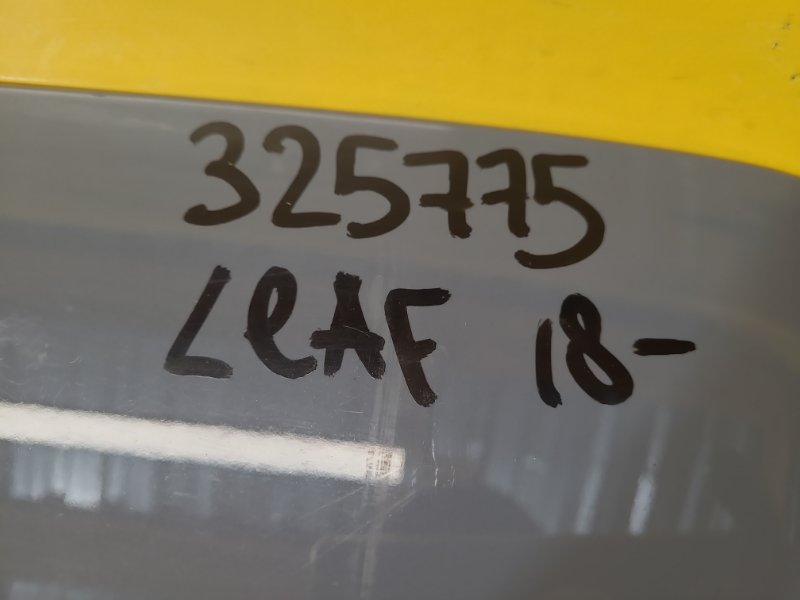 Крышка багажника LEAF 18-