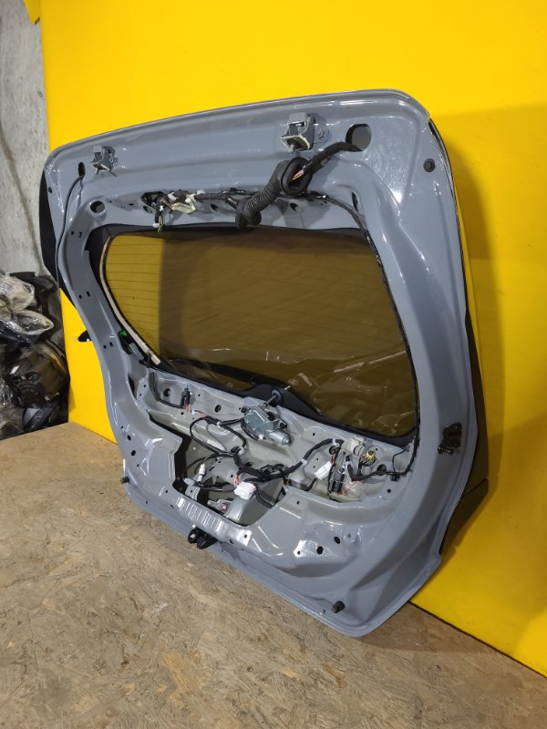 Крышка багажника LEAF 18-