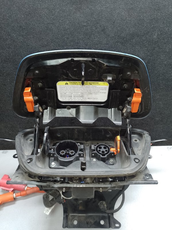 Зарядное гнездо (розетка) LEAF 10-17