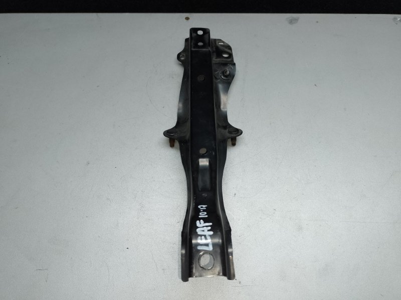 Кронштейн замка капота NISSAN LEAF 10-17