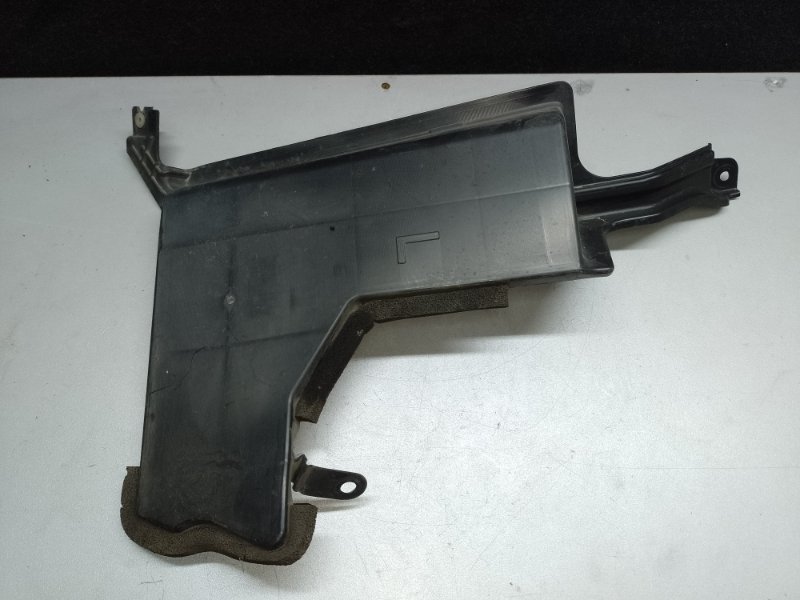 Дефлектор радиатора левый NISSAN LEAF 10-17 62823-3NA0A Б/У