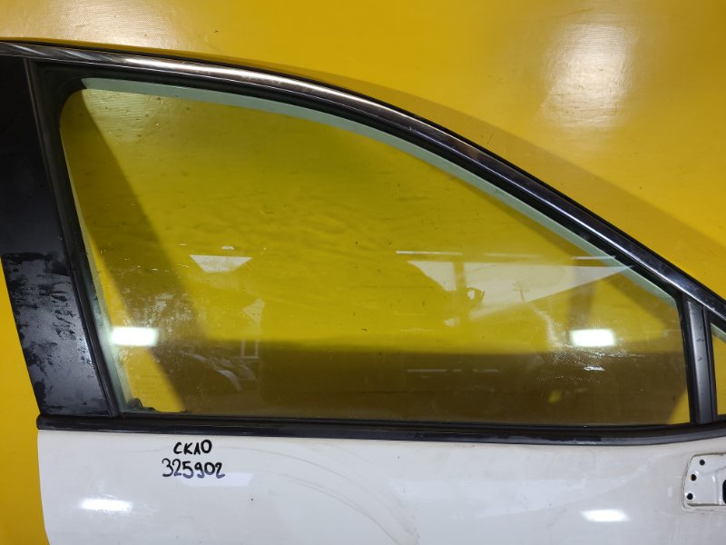 Запчасть стекло двери переднее правое TOYOTA RAV4 18- 68101-42260 Б/У Стекло двери переднее правое TOYOTA RAV4 18- 68101-42260 Б/У