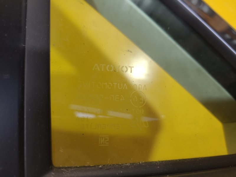 Стекло двери глухое переднее правое RAV4 18- Стекло двери глухое переднее правое RAV4 18-