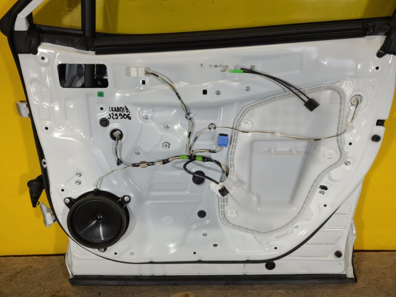 Стеклоподъемник передний правый TOYOTA RAV4 18- 69801-42070 Б/У