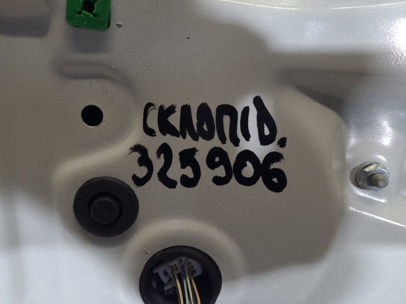 Стеклоподъемник передний правый RAV4 18-