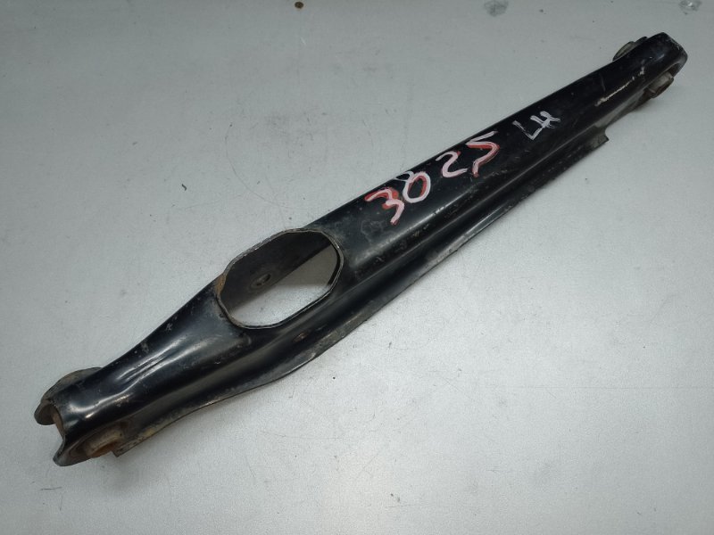 Запчасть рычаг задней подвески поперечный нижний MITSUBISHI LANCER X 10 07-15 2014 2.0 4B11 4113A136 Б/У Рычаг задней подвески поперечный нижний MITSUBISHI LANCER X 10 07-15 2014 2.0 4B11 4113A136 Б/У