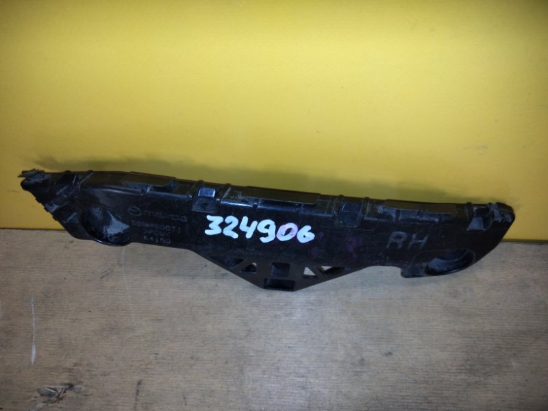 Кронштейн переднего бампера правый 3 BL 09-13